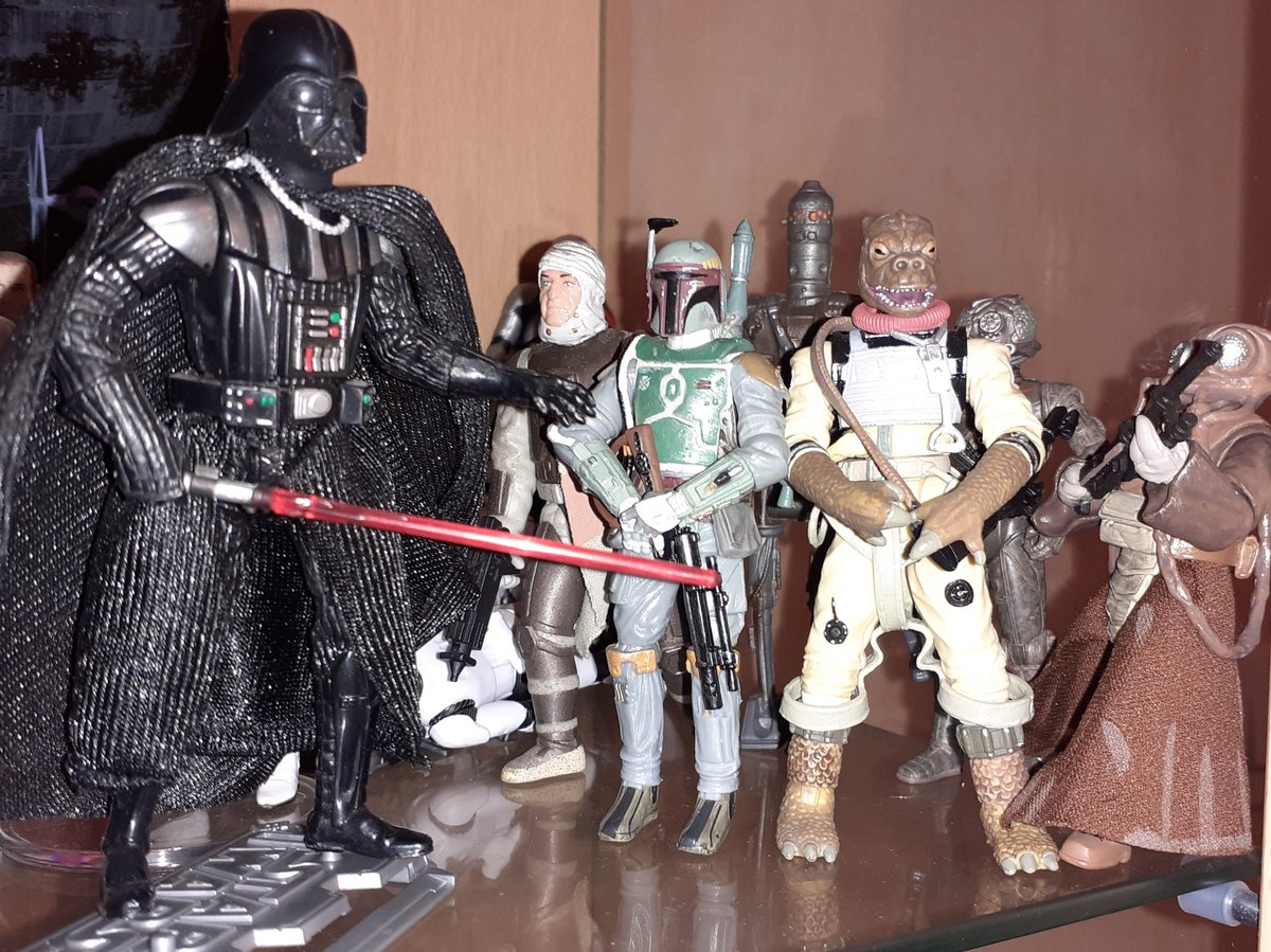 fisto_sr's tweet photo. "On a pas besoin d'eux! Ces ordures de chasseurs de primes!" - Amiral Piett.
RIP Alan Harris (1938-2020)
#AlanHarris #RIPAlanHarris #starwars #Bossk #bountyhunters #bountyhunter https://t.co/GEft7CeZUB