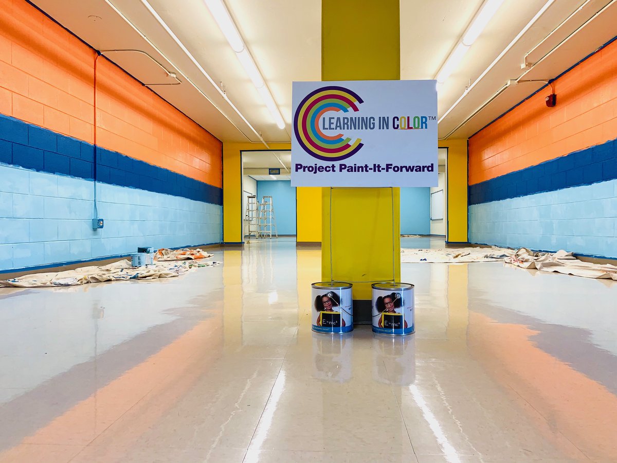 LearningInColor's tweet image. Learning In Color’s #MLK2020 Day of Service was a success! Founder &amp;amp; CEO, Carol Bowman mapped out a brand new color-rich design for the Fine Arts Dept.@APSHAES @apsupdate @DrEmilyAMassey @Atldepsupt @CarstarphenMJ Thank you @HandsOnAtlanta for supplying the volunteer teams!