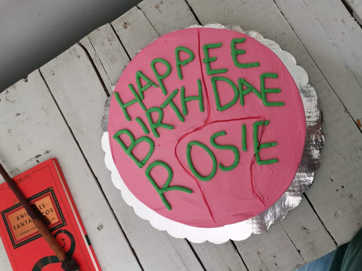 RosieTirado's tweet photo. Muerooooo #Birthdae #HarryPotter https://t.co/vw0oBTYJuS