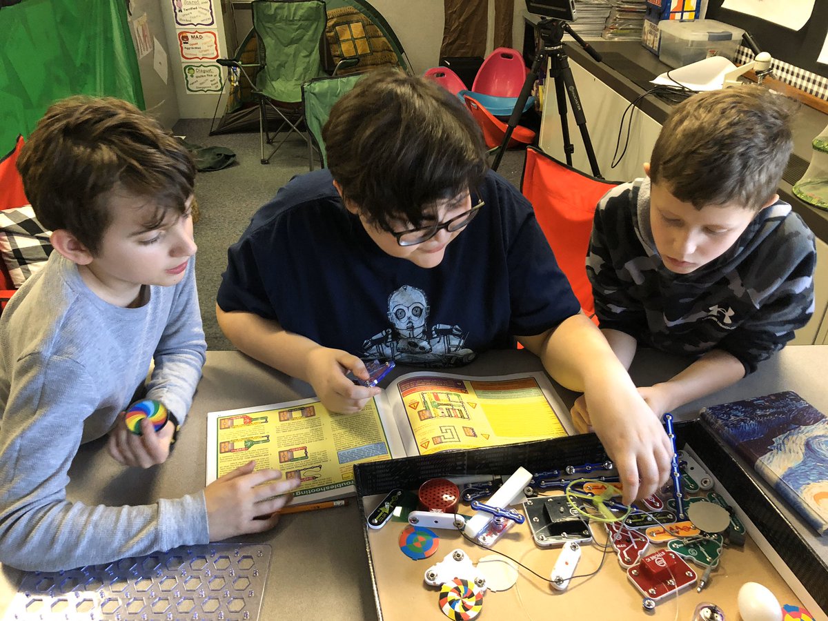 Thanks so much <a href="/MsRhodes4FES/">Kerri Rhodes</a> for leaving us with this circuit set.  We are learning so much during Passion Time!  <a href="/RSIHawks/">Riverside Int School</a> <a href="/FESTigersHSE/">Fishers Elementary School</a>