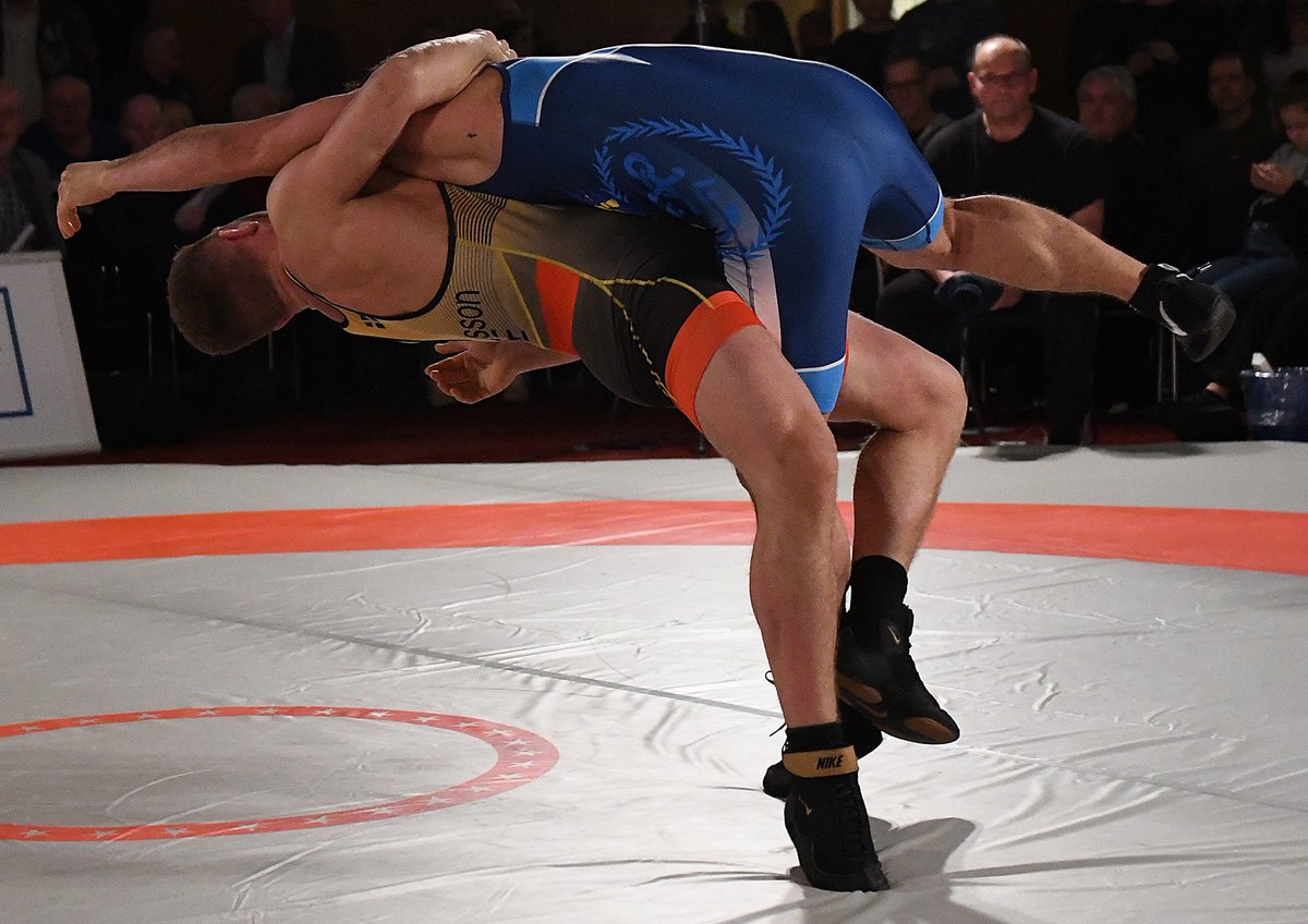 Bilder från eftermiddagspasset från SM i brottning finns på jojjesplejs.com 
<a href="/AIKBrottning/">AIK Brottning</a>