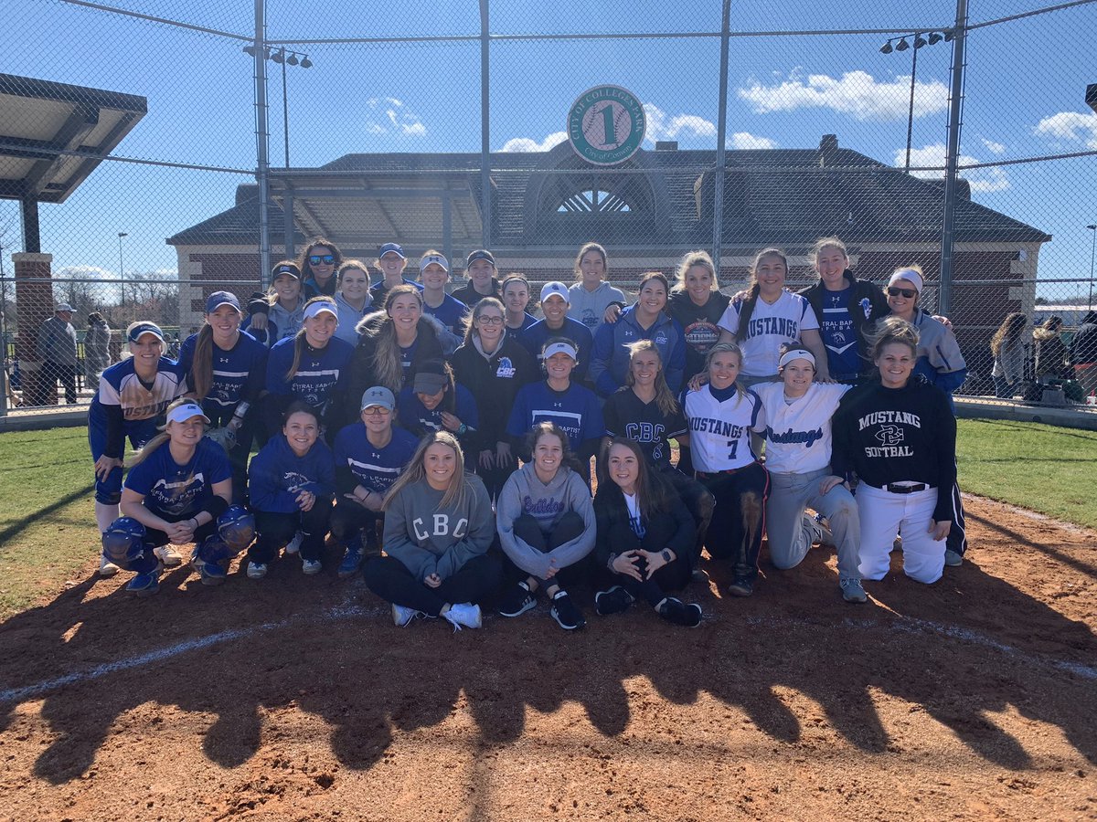 CBCMustangSBall's tweet photo. Thank you to all that came out and supported our Annual Alumni Game! #OneHeart #StangGang https://t.co/mtLekdcAbp