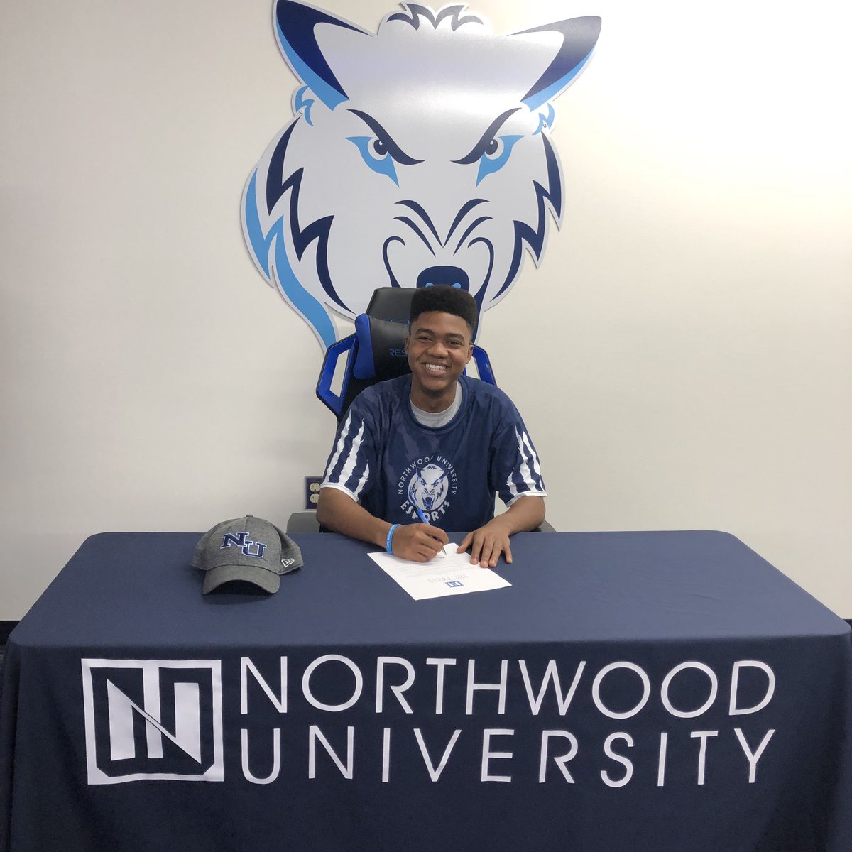 NorthwoodEsport's tweet photo. Please join us in welcoming @SMITEGame player Isaiah Shields from Northwest High School in Ohio to our fall of 2020 recruiting class! #wolfpack 🐺 📝 https://t.co/9rUbluCmC1