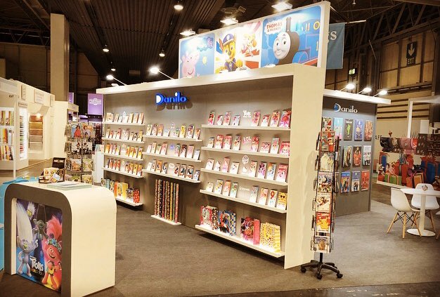 CalendarsUK's tweet photo. We’re all set up and ready to go!! If you’re visiting @SpringAutFair make sure you come by Hall 2 Stand J60-K61 to say hello to our friendly team 😁 and look at our great licensed greetings card, gift wrap, calendar and diary ranges 💌🎁🗓📕 #SpringFair https://t.co/V55GOZo7P1
