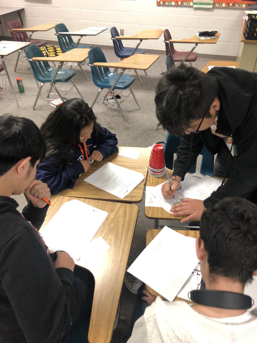 VeronicaH_RMS's tweet photo. Working on analyzing informational text this morning 😉 Why were they so engaged?? Right answers and evidence led to participating in challenges and they’re soooo competitive!! 💪🏻#MooseMoveForward https://t.co/Z9b4Ulfmui