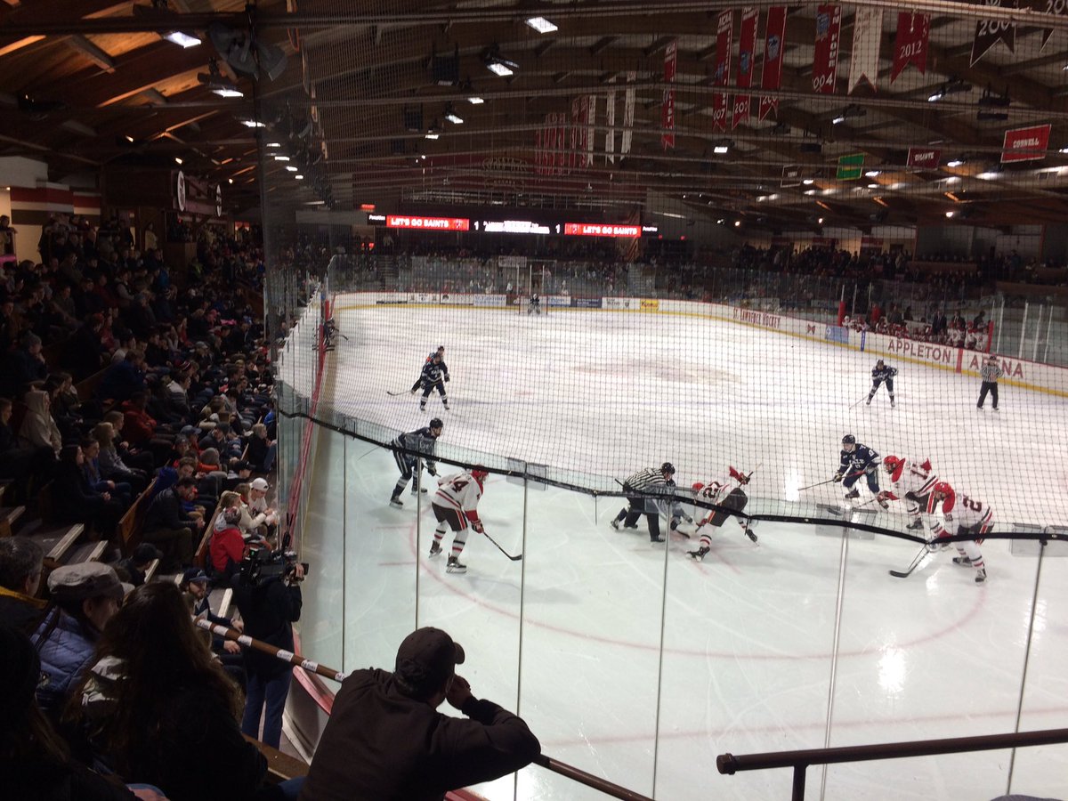 RoamingTheRinks's tweet photo. Always great to head to Appleton Arena for the St. Lawrence @SkatingSaints https://t.co/S76VO4bZce