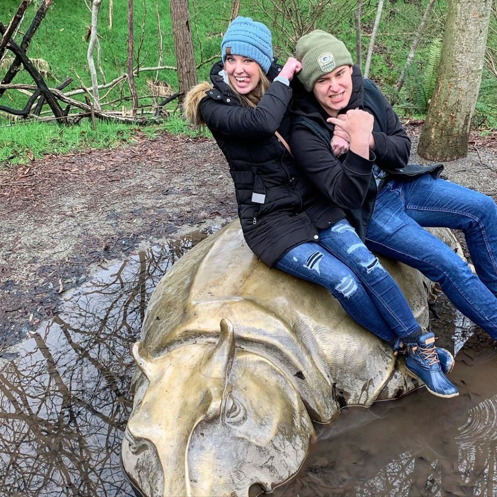 pnweirdos's tweet photo. Sparse zoo means more time for photo ops https://t.co/nqwvnGR7Fc https://t.co/3fFZM9PFuY