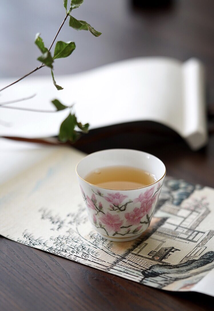 morimatea's tweet photo. The teacup view is really clear and pleasing.
.
.
.
#teacup #teacuppuppies #chaxi #teatablecloth #flowers #handpainted #beautiful #jinjunmei #blacktea #view #clear #pleasing #art #mind #peace #enjoy #life #lovetea #teablog #teaddict #plumblossom #sweet #morimatea https://t.co/fZC9D0nzOq