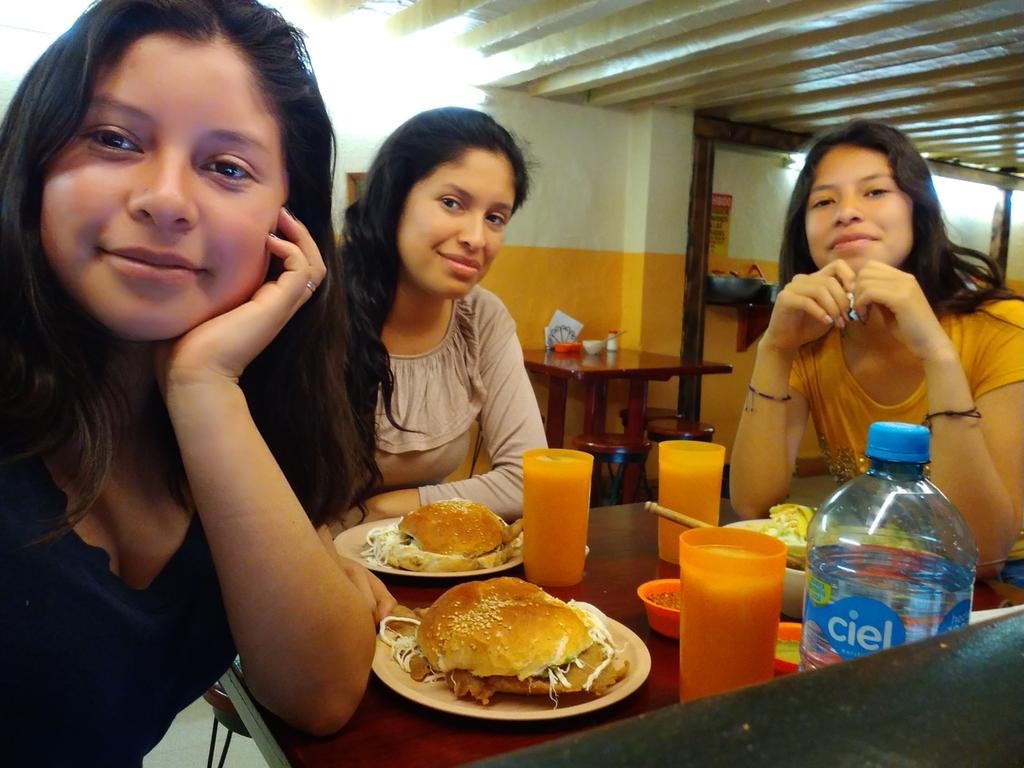 Sanchez_Viollet's tweet photo. Hermanas🙅 https://t.co/I2zPpxj5xR