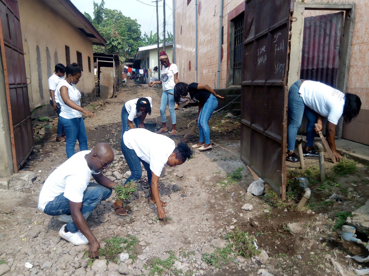 GlobalNetworkC3's tweet photo. On Saturday 01 Feb. 20, #Global #Network of #Compassioneers, #Buea officially launched its maiden #Compassioneering outreach @ St Glory Orphanage, Untarred Malingo, Buea. #GlobalNetworkOfCompassioneers, #StGloryOrphanage, #AlakindDesigns, #AFREIN.
Details:
https://t.co/ylC4LvRCyT https://t.co/1V09UCqPqO