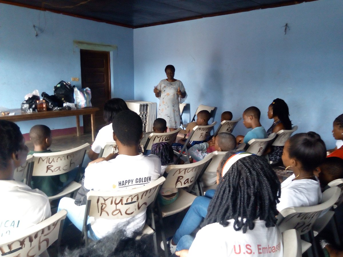 GlobalNetworkC3's tweet photo. On Saturday 01 Feb. 20, #Global #Network of #Compassioneers, #Buea officially launched its maiden #Compassioneering outreach @ St Glory Orphanage, Untarred Malingo, Buea. #GlobalNetworkOfCompassioneers, #StGloryOrphanage, #AlakindDesigns, #AFREIN.
Details:
https://t.co/ylC4LvRCyT https://t.co/KmBw65mt8D