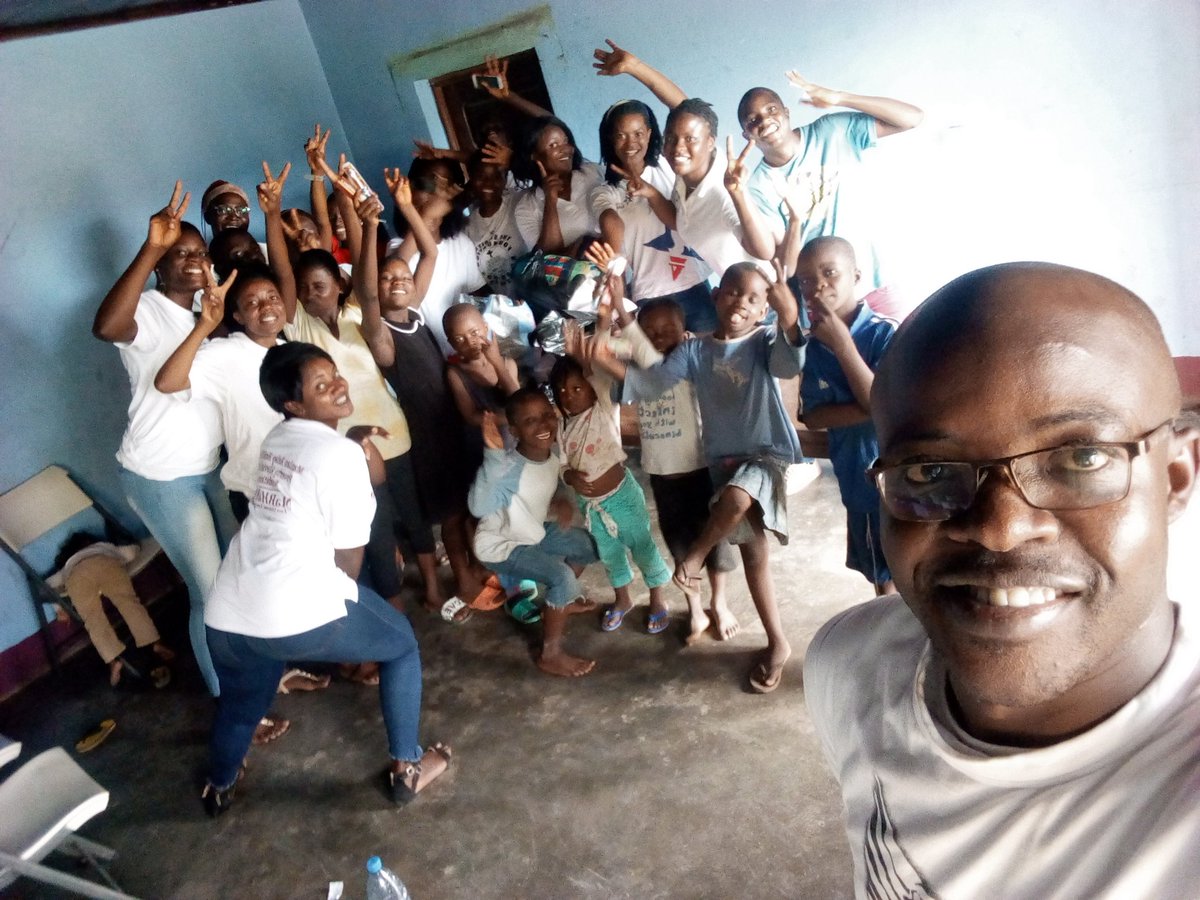 GlobalNetworkC3's tweet photo. On Saturday 01 Feb. 20, #Global #Network of #Compassioneers, #Buea officially launched its maiden #Compassioneering outreach @ St Glory Orphanage, Untarred Malingo, Buea. #GlobalNetworkOfCompassioneers, #StGloryOrphanage, #AlakindDesigns, #AFREIN.
Details:
https://t.co/ylC4LvRCyT https://t.co/KmBw65mt8D