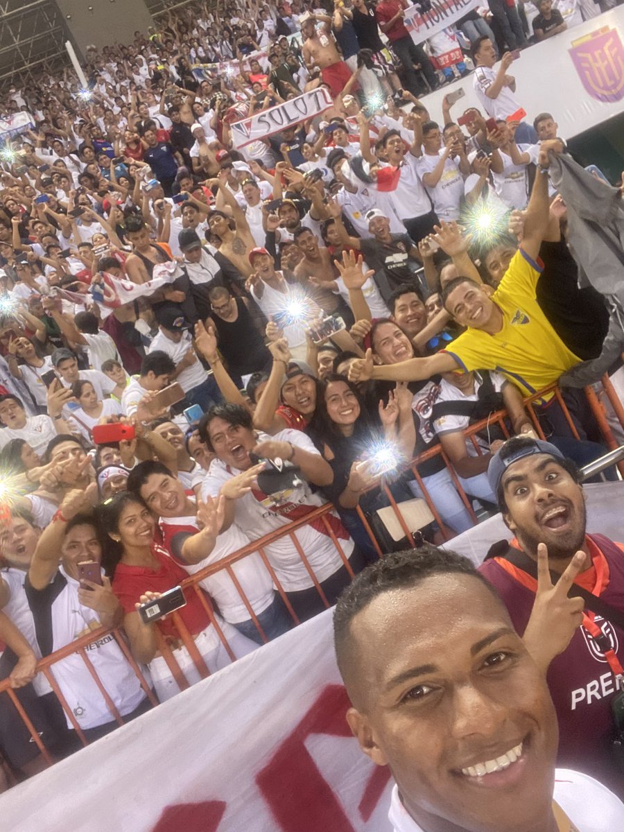 Antonio Valencia tweet media