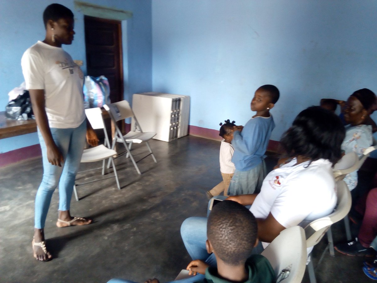 GlobalNetworkC3's tweet photo. On Saturday 01 Feb. 20, #Global #Network of #Compassioneers, #Buea officially launched its maiden #Compassioneering outreach @ St Glory Orphanage, Untarred Malingo, Buea. #GlobalNetworkOfCompassioneers, #StGloryOrphanage, #AlakindDesigns, #AFREIN.
Details:
https://t.co/ylC4LvRCyT https://t.co/4R1tJOUiak