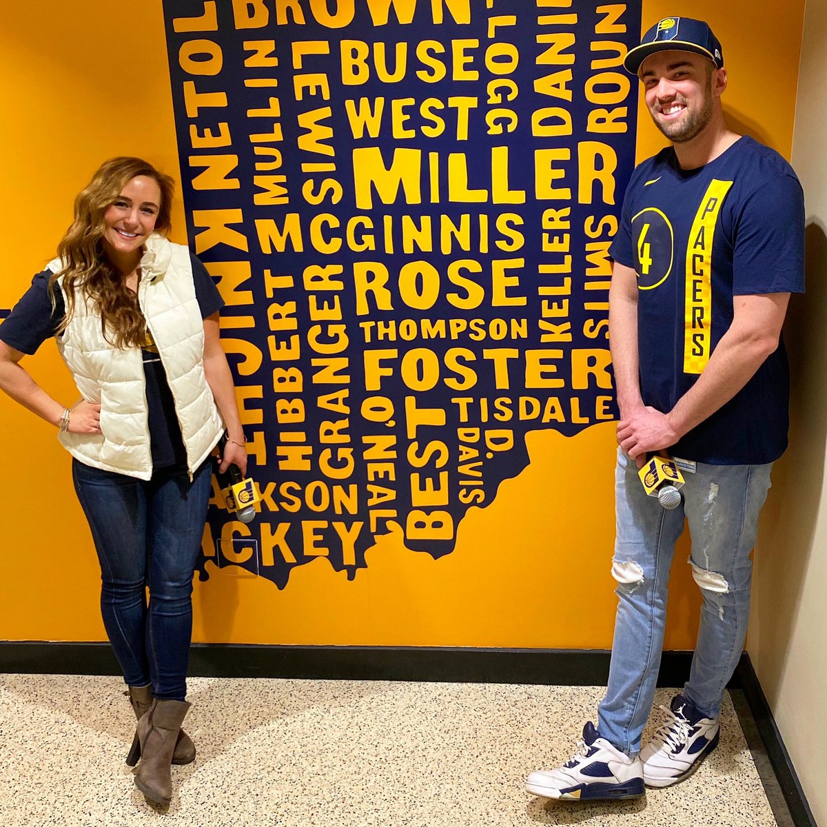JillianDeam's tweet image. 💙💛🏀 🎤  Let’s go @pacers!! #pacersgamenight #pacersnation #nbahost