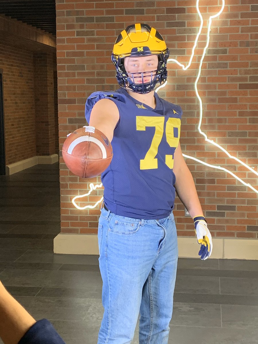 ccracc1's tweet photo. Thank you @UMichFootball @Coach_Casula @CoachNua for a great day and an amazing experience! Go Blue〽️ https://t.co/NyLH6ZqCwS
