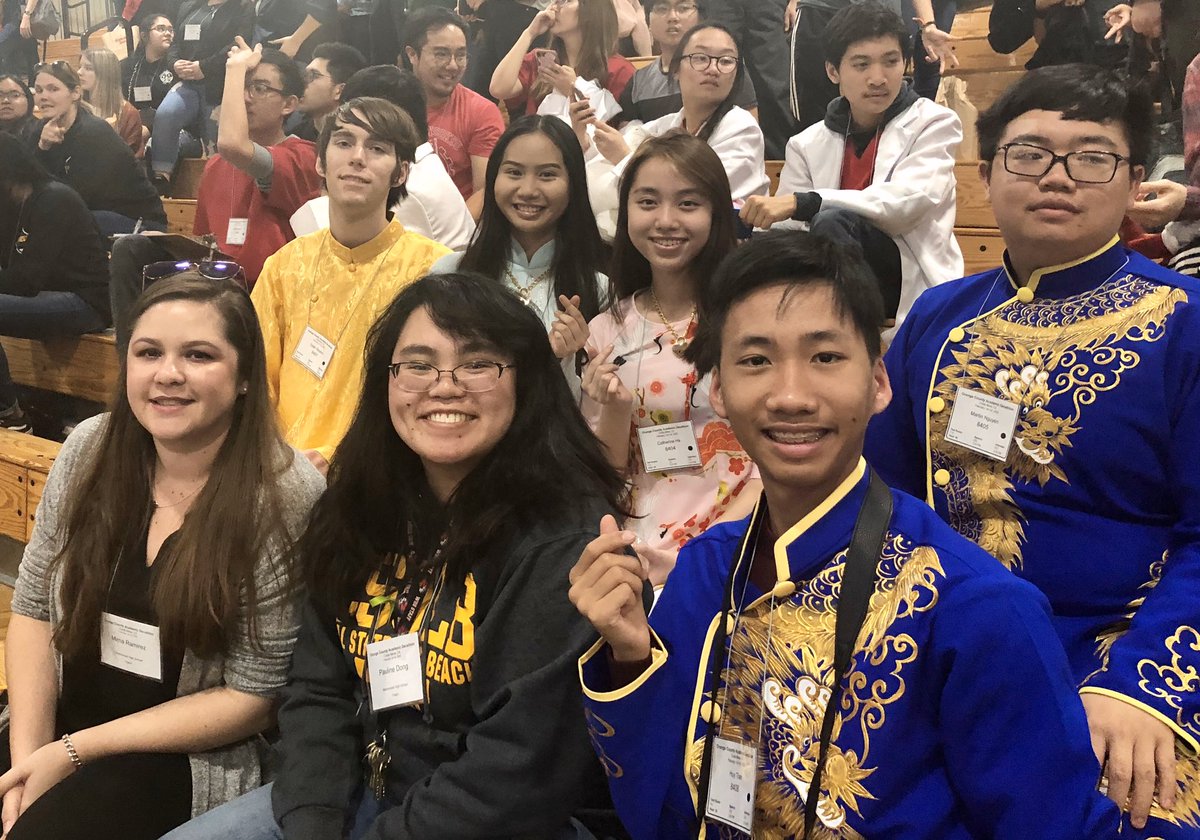 WHSLions_sabol's tweet photo. Our WHS OCAD team represented in true Lion fashion!! #itsapridething @Westminster_ASB @WHSLions https://t.co/UWFxfAqAoT