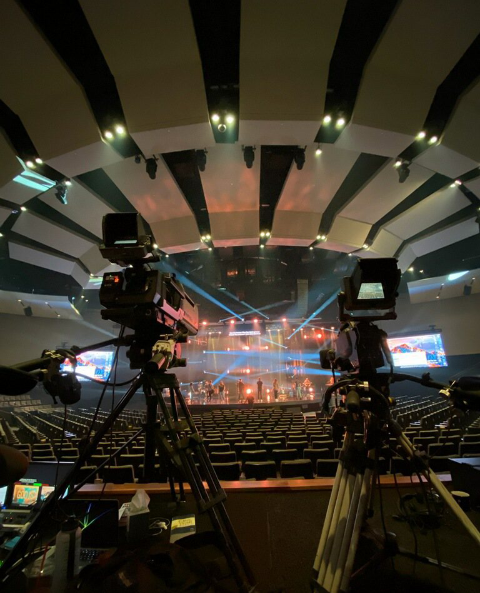 gatewayliveprod's tweet photo. No matter what position you serve on in Live Production, we are all a vital part of Gateway Church reaching the world. Thank you for giving your time, energy, and gifts to build the kingdom!!! #gatewaychurch #video #lighting #audio #liveproduction https://t.co/uiHrzSGRFs