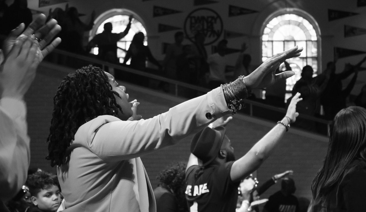 dReamcenteratl's tweet photo. #dReamcenteratl #williammurphy #daniellemurphy #atlantachurch #sundaymorning #makethechurchGREATagain #werebuildingsomethingthatmatters https://t.co/Yntg1VM6am