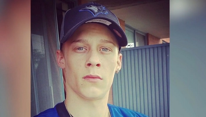 CHCHNews's tweet photo. A 24-year-old man is dead, after being dropped off at Juravinski hospital with what police call "concerning" injuries. @botelhok has the details #HamOnt 

WATCH: https://t.co/FtHsHv2kst https://t.co/TOd6VOu0t8