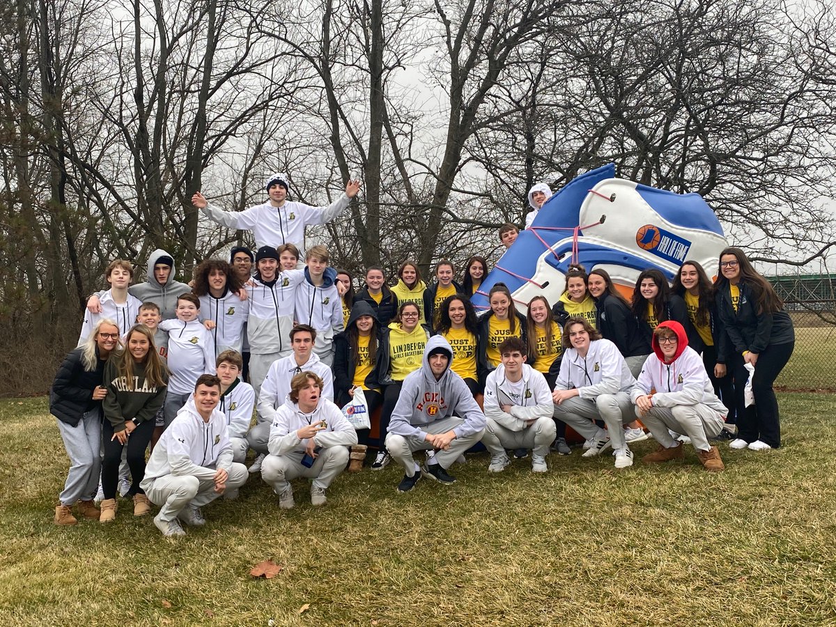 HoopsHall's tweet photo. Fun times today welcoming Lindbergh and Marquette high schools from Missouri for a tour of @HoopsHall museum, visit to New Castle Fieldhouse and games at @thehoosiergym.  What a day! 🏀 https://t.co/vfVyZmlXuq
