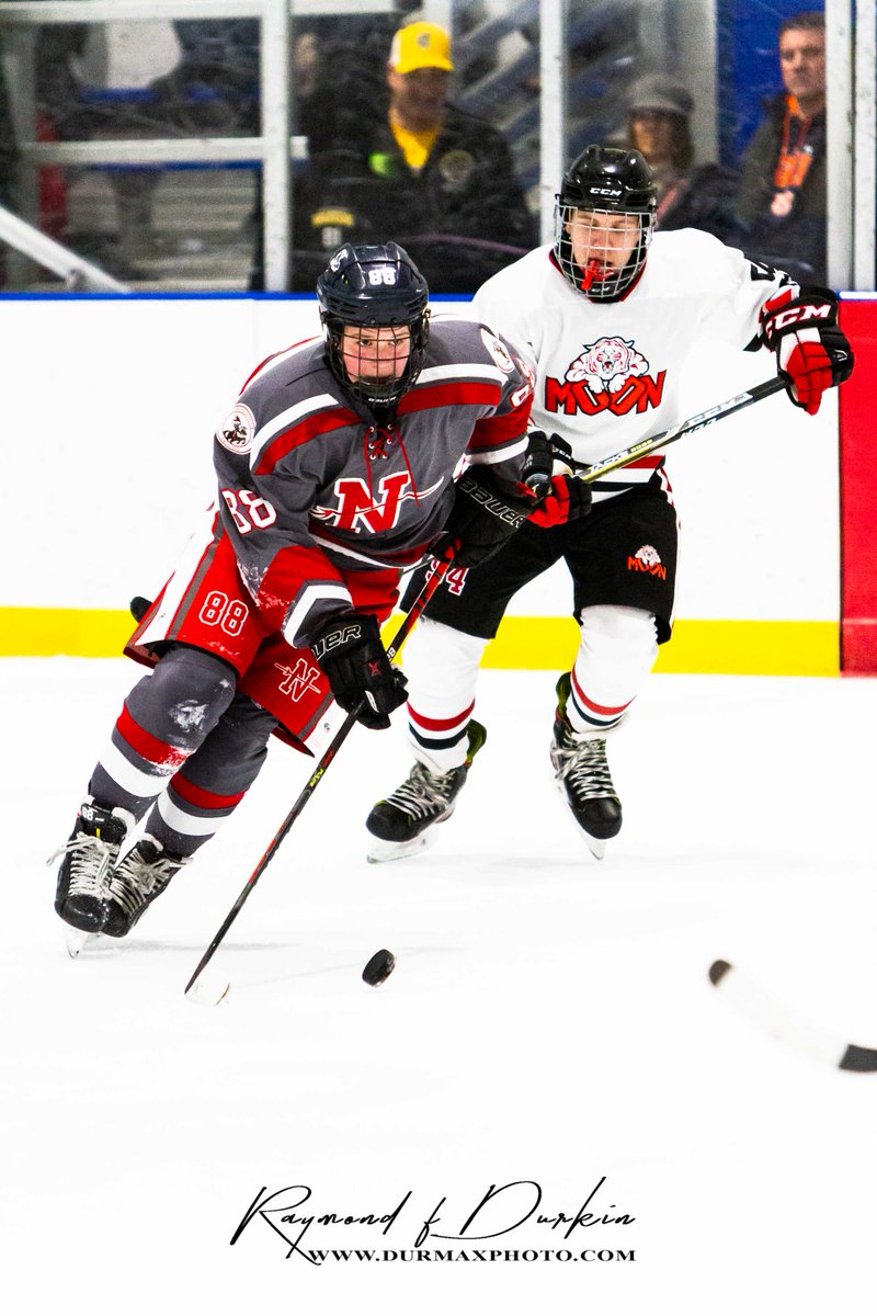 HockeyPhoto's tweet photo. @MoonHockey JV vs Neshannock JV 01/20/2020 at @BaierlIce  @Nesh_Sports @PghHockeyDigest @PIHLhockey https://t.co/JbL2ECnXTi #hockey #moonareahockey #sportsphotography #durmaxphoto https://t.co/AZ2xB5NQMq