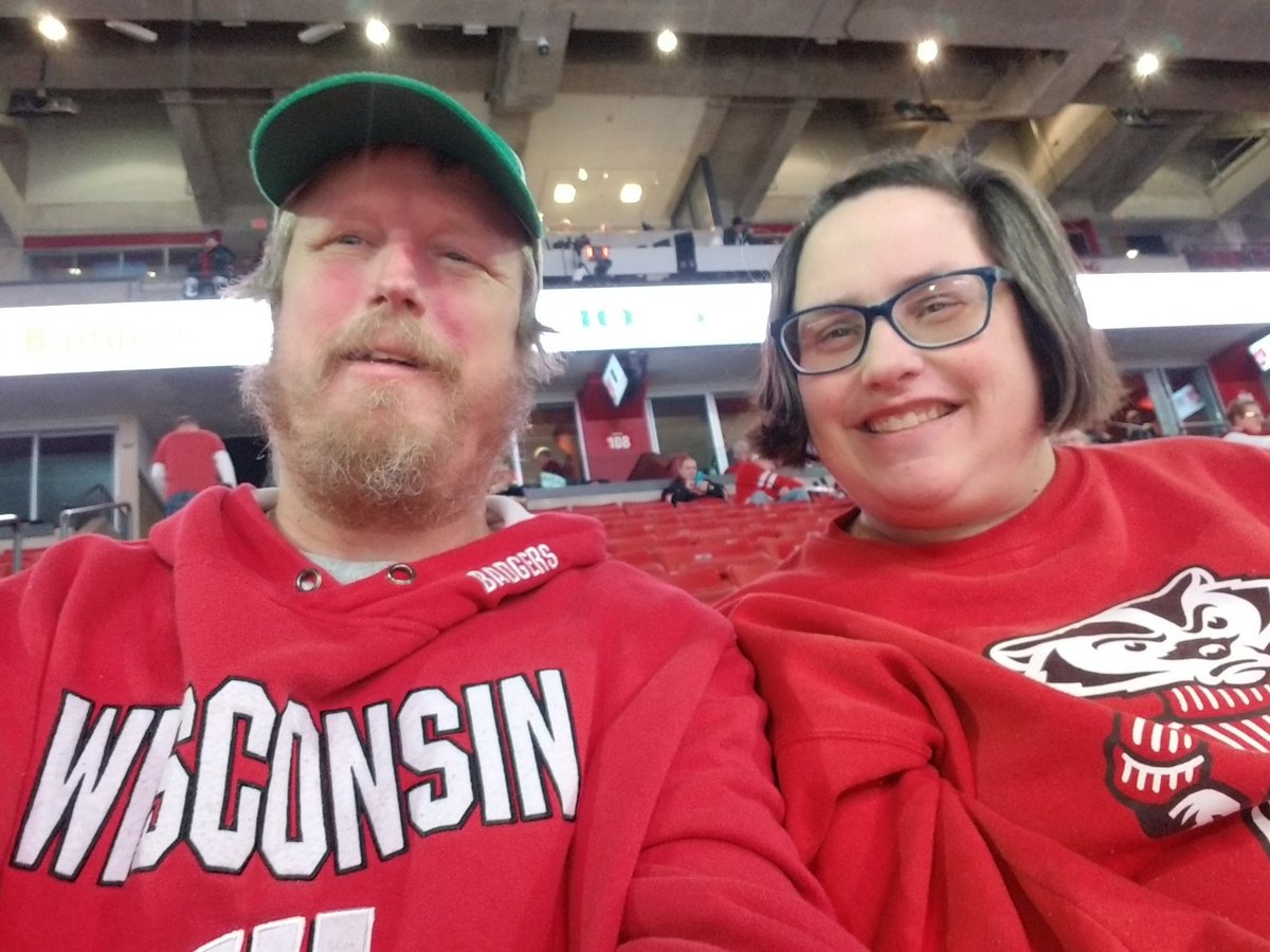 maynard1970's tweet image. GO BADGERS Great awesome day for Hockey
#OnWisconsin