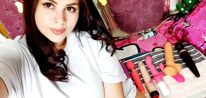 Ven a ver mi show de #SexToys #cam4 @Cam4_ES   haz click aqui 👉👉 https://t.co/TFYNJbsmE0 https://t.c<a href="/tag/sextoys"class="tags">#SexToys</a><a href="/tag/cam4"class="tags">#cam4</a><a class="tags" target="_blank" title="On Twitter" href="/?out=eyJ0eXAiOiJKV1QiLCJhbGciOiJIUzUxMiJ9.eyJpYXQiOjE3MTk4MDc2OTIsImlzcyI6InR3cG9ybnN0YXJzLmNvbSIsIm5iZiI6MTcxOTgwNzY5MiwiZXhwIjoxNzUxMzQzNjkyLCJyZWRpcmVjdF91cmwiOiJodHRwczovL3R3aXR0ZXIuY29tL0NhbTRfRVMifQ.tSpZR93koq3VxK_TQlBDgRCOcpw2rQIDNSAtfqKWLIJN8IRGdsVi0McW4ur2AybdTcgJk5PUb6BjYr-3kGh6pQ">@Cam4_ES</a>