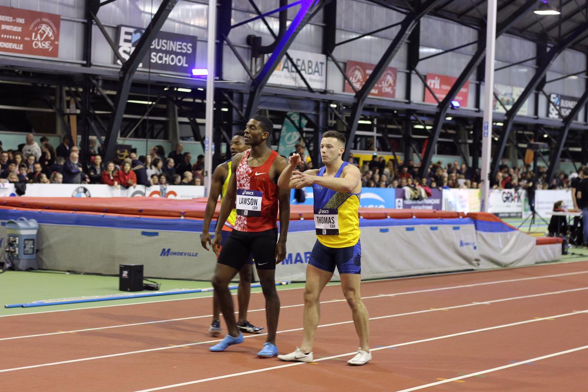 AOMH14's tweet photo. FINALES 60m HOMMES B
Une course dès plus étonnante entre 2 athlètes ! 1 centième de seconde les séparent et c'est Brandon MINGELI qui remporte ce duel 🤺
🥇 6"88 🇬🇧 Brandon MINGELI
🥈 6"89 🇫🇷 Antoine THORAVAL
#MeetingMondeville2020 #MeetingMondeville #AOMH https://t.co/zm05BdZXxH