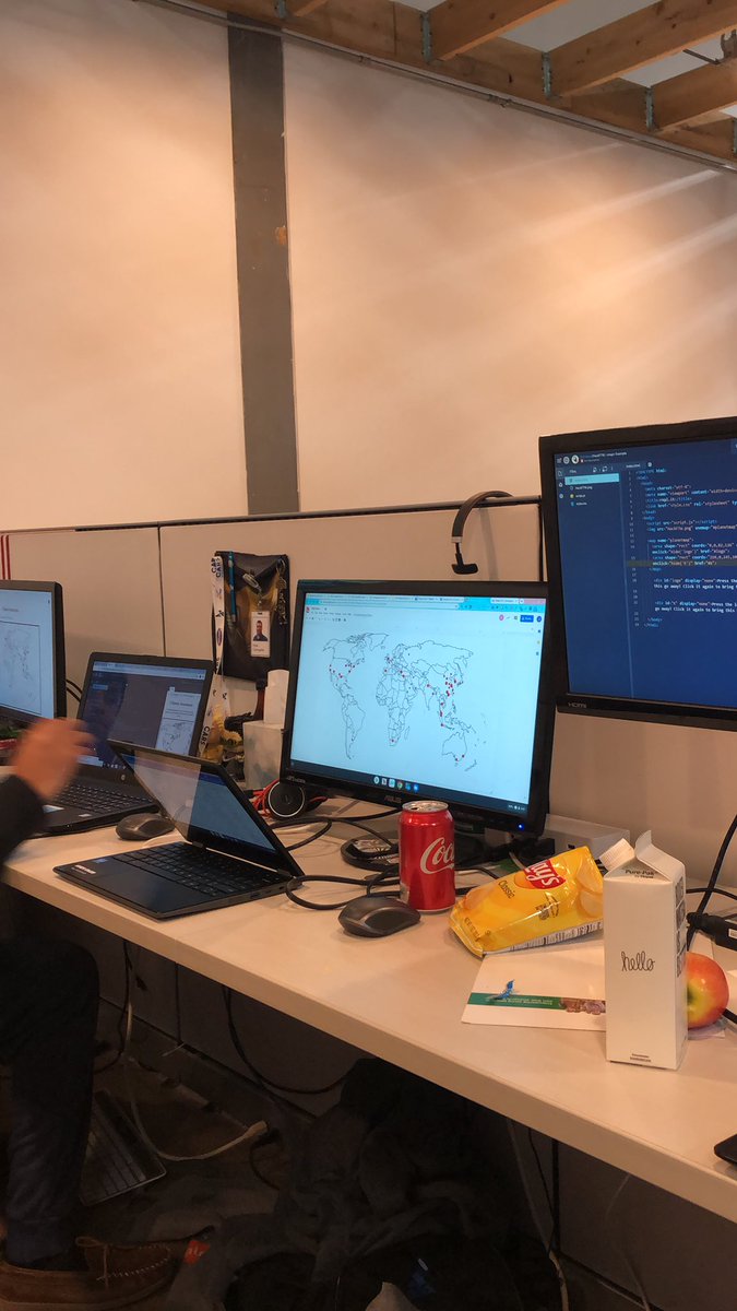abhirawrr's tweet photo. #hackftw https://t.co/YUtZ01UMps