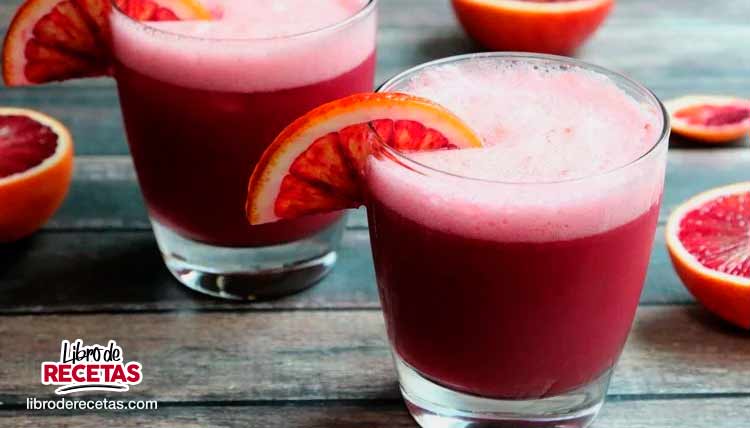 LibrodeRecetas's tweet photo. El sabor de maíz morado se funde con el pisco y le dan vida a un trago peruanísimo. Hoy se celebra el día del ¡Pisco Sour! y nosotros te traemos la receta ➡️ https://t.co/D0ye9vcsnK https://t.co/ZXBc8K2Jwt