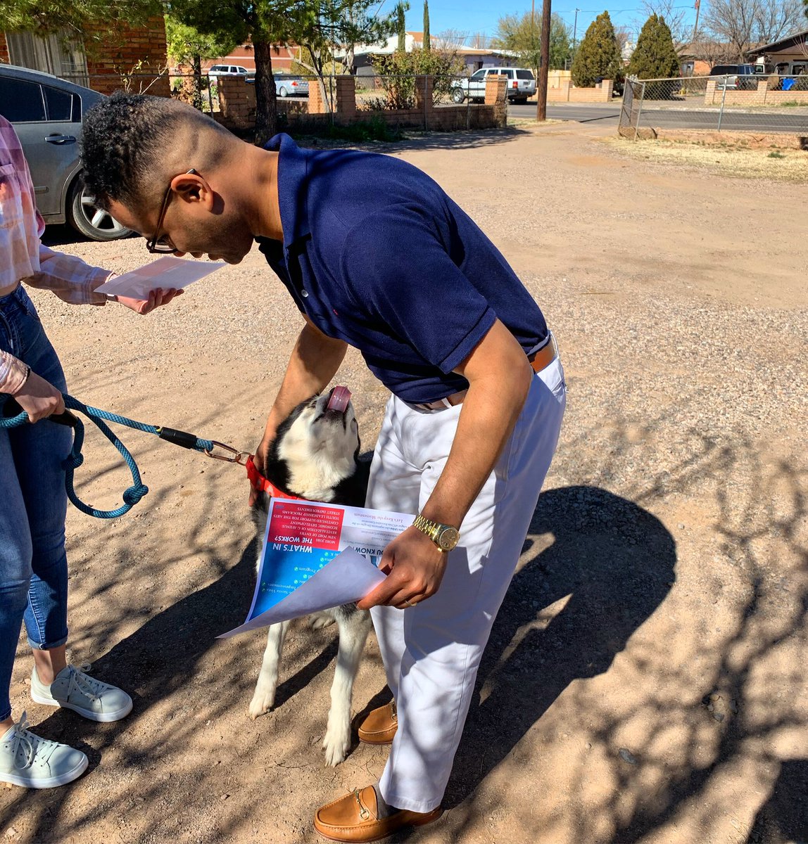 RobertYUribe's tweet photo. #DouglasAZ, Let’s Keep the Momentum! #Canvassing 🚪 to🚪 #URiBE2020 ⭕️-⭕️ #TeamUribe Andamos con TODO! We can’t stall. https://t.co/WqRMqWbO9w