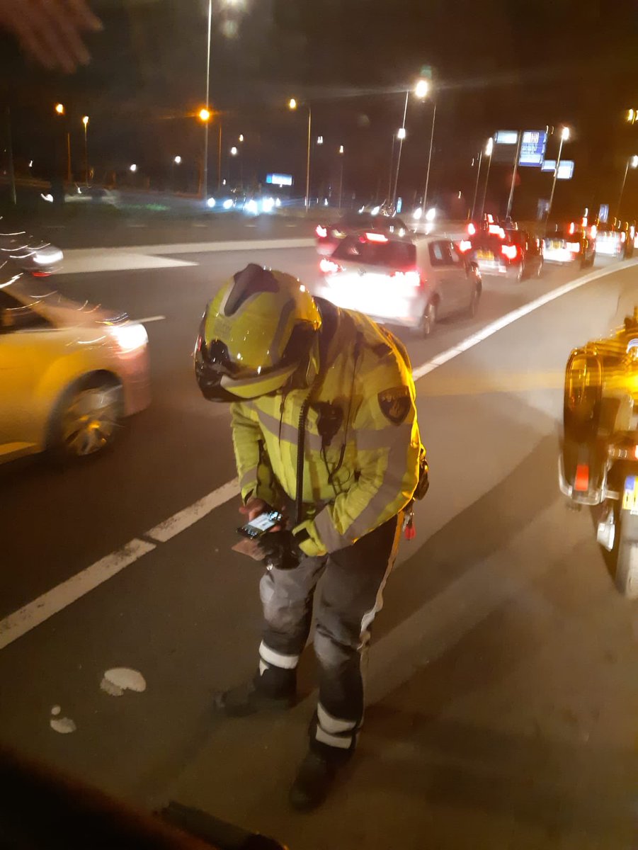ArjanFCE's tweet photo. Ook de partybus krijgt nu een boete omdat er discoverlichting aan stond. Man man man

#VRIJHEIDVOORSUPPORTERS!! https://t.co/tfxp4Ovdb3
