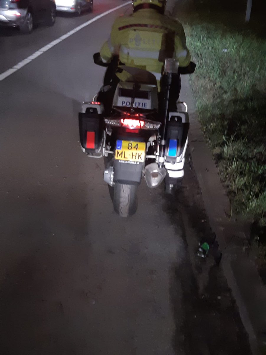 ArjanFCE's tweet photo. Ook de partybus krijgt nu een boete omdat er discoverlichting aan stond. Man man man

#VRIJHEIDVOORSUPPORTERS!! https://t.co/tfxp4Ovdb3