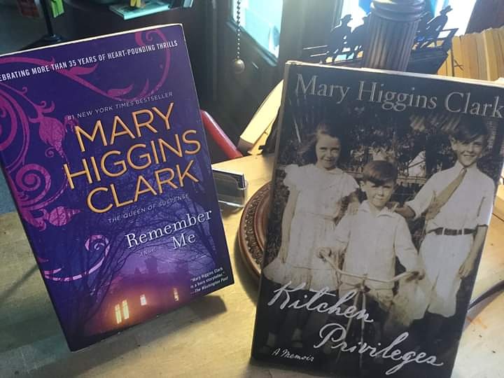 We are sad to hear about the passing of the amazing and groundbreaking mystery writer, Mary Higgins Clark today.