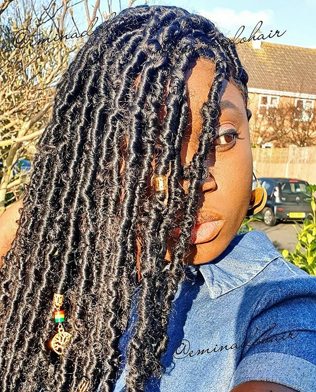 eminadowigs's tweet photo. #distressedfauxlocs wig close shot! Ok! I promise this is the last shot of moi today.
Shall we continue tomorrow?
.
.
.
.
.
.
.#boxbraid #sisterslocs #naturalhairgrowth #wigmaker #trianglebraids #twistout #crochethairstyles #crochetlocs #nulocs #nulocsbobbiboss #fauxlocs #f… https://t.co/1Kasmwt98C