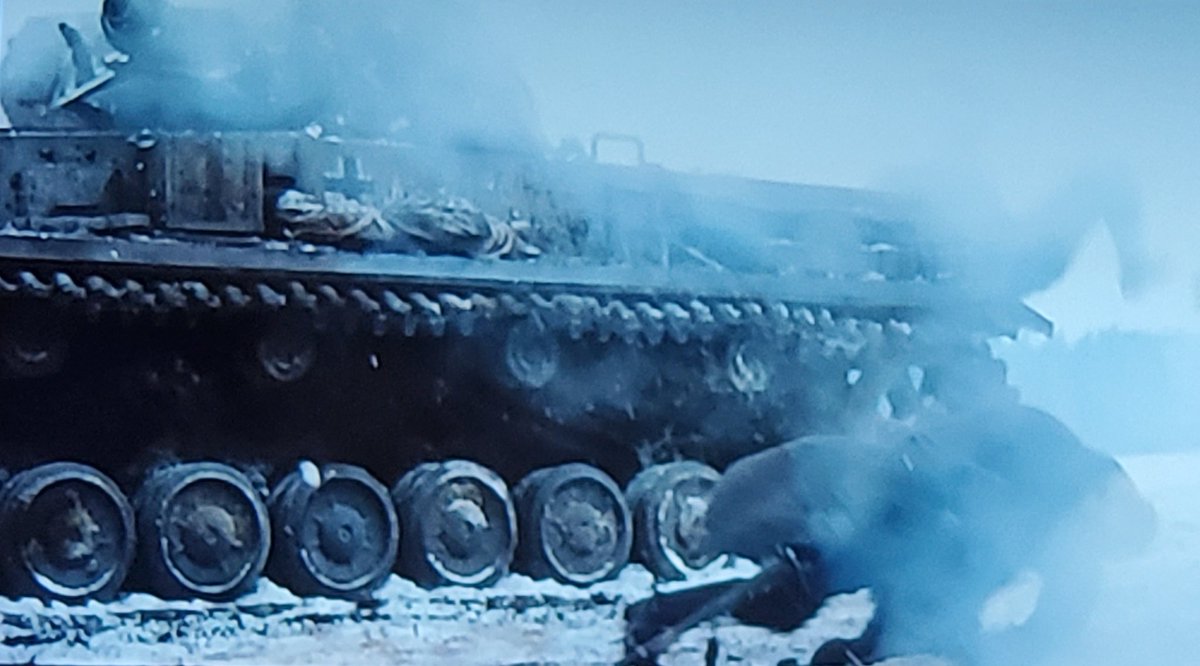 アッチョンブリケ على تويتر パトリオットウォー ナチス戦車部隊に挑んだ28人 ての観てるんだが 砲塔から人飛び降りてるから 1 16のラジコン使った合成ではないみたいだし 何なの この 号戦車 ガルパン実写版撮れるじゃん パトリオットウォー 4号戦車d型