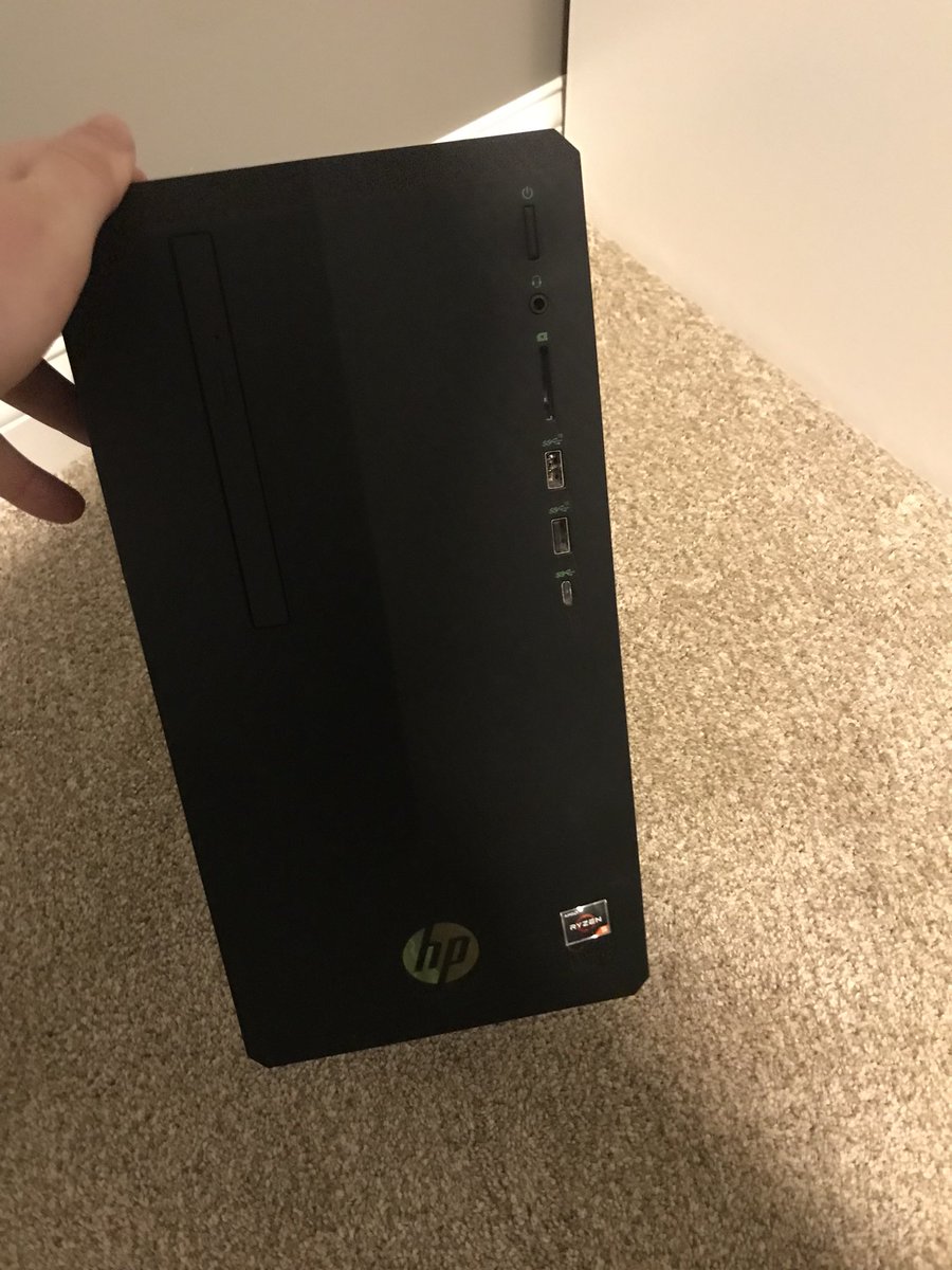 dylraycarp's tweet photo. Looking to sell my PC before I deploy this month - wanting to get $300 for it, comes with monitor/keyboard/mouse. 
All specs can be found in this link, dm me if anyone is interested :) 
https://t.co/oJ788BkanU https://t.co/gOFx2Emfik