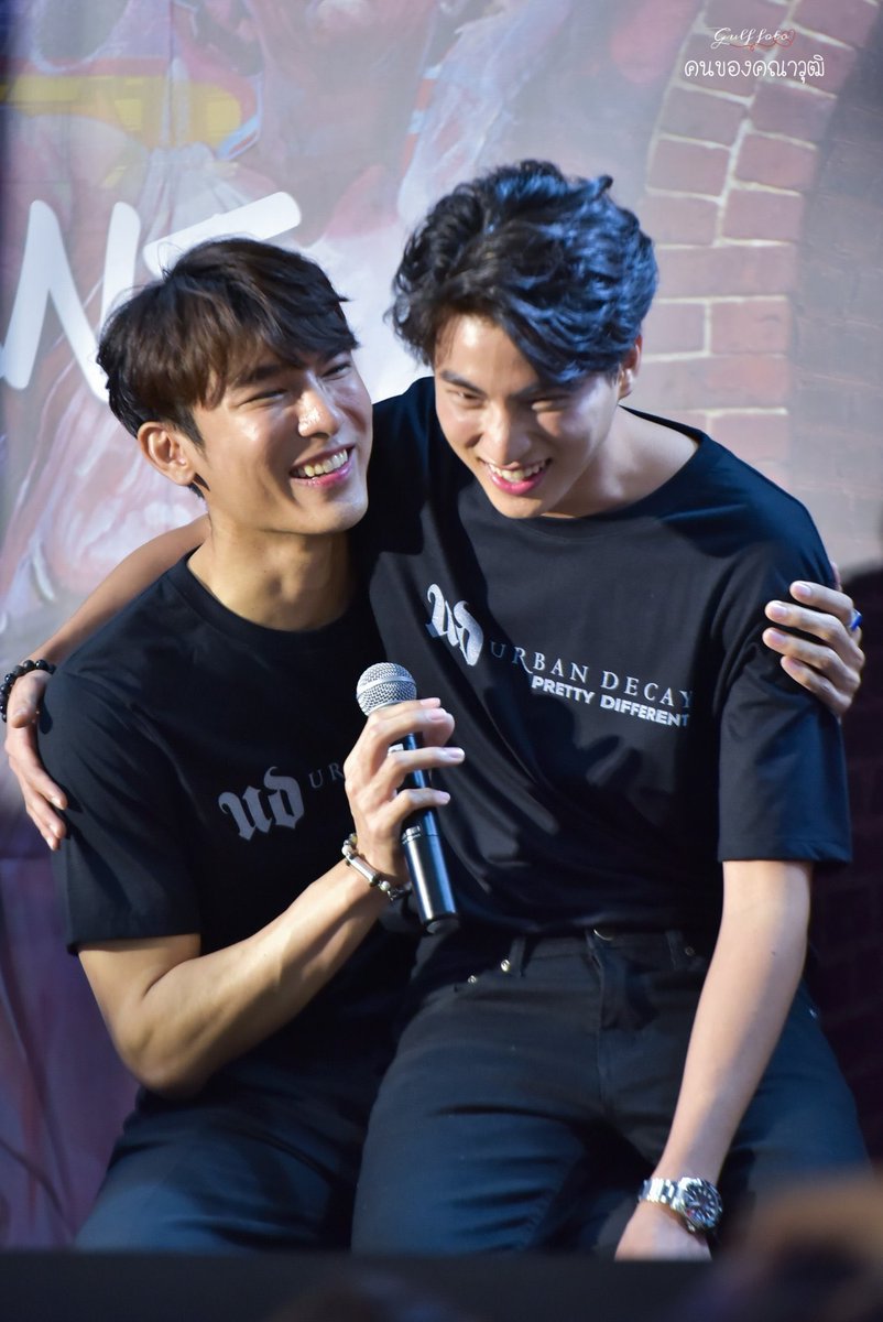  #หวานใจมิวกลัฟ they look so happy, though (‘:  #MewGulf  #UrbanDecayXMewGulf