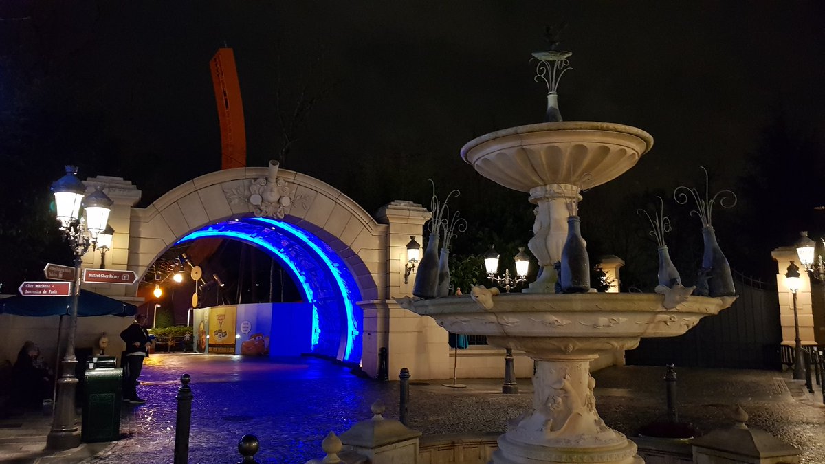 geertvanbuul's tweet photo. Walt Disney Studios by night

#VeronicaMagazine https://t.co/IGQiCaUM1y
