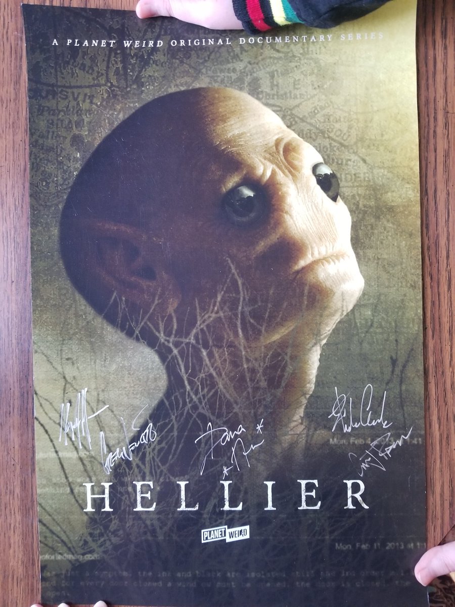 trin__star's tweet photo. @nuekerk @Weird_Dana @KarlPfeiffer @ConnorJRandall @T_Stranded Happy Imbloc! My sisters and I just got this in the mail!
👽 #Helier https://t.co/je1GlBWqgY