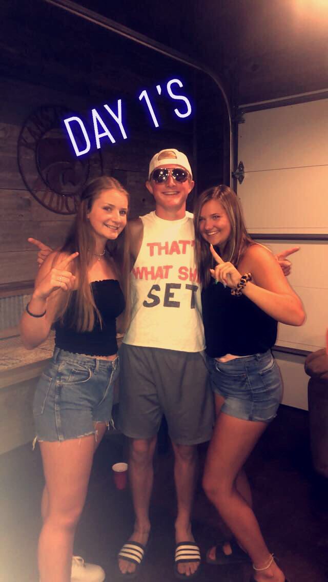 tevis_jayden's tweet photo. Happy freaking Birthday Ash!! Love ya longtime! Enjoy these throwbacks ;) @ash_winter9 https://t.co/seZp8wynvo