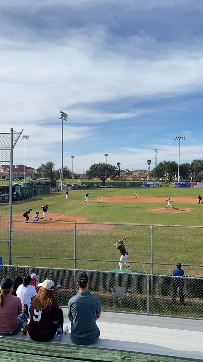 JuanMendietta's tweet photo. HOGS out of a bases loaded Jam⚾️🔥#Javelinas #AMK-HOG #ThaVille https://t.co/J0ktPZ9yvt