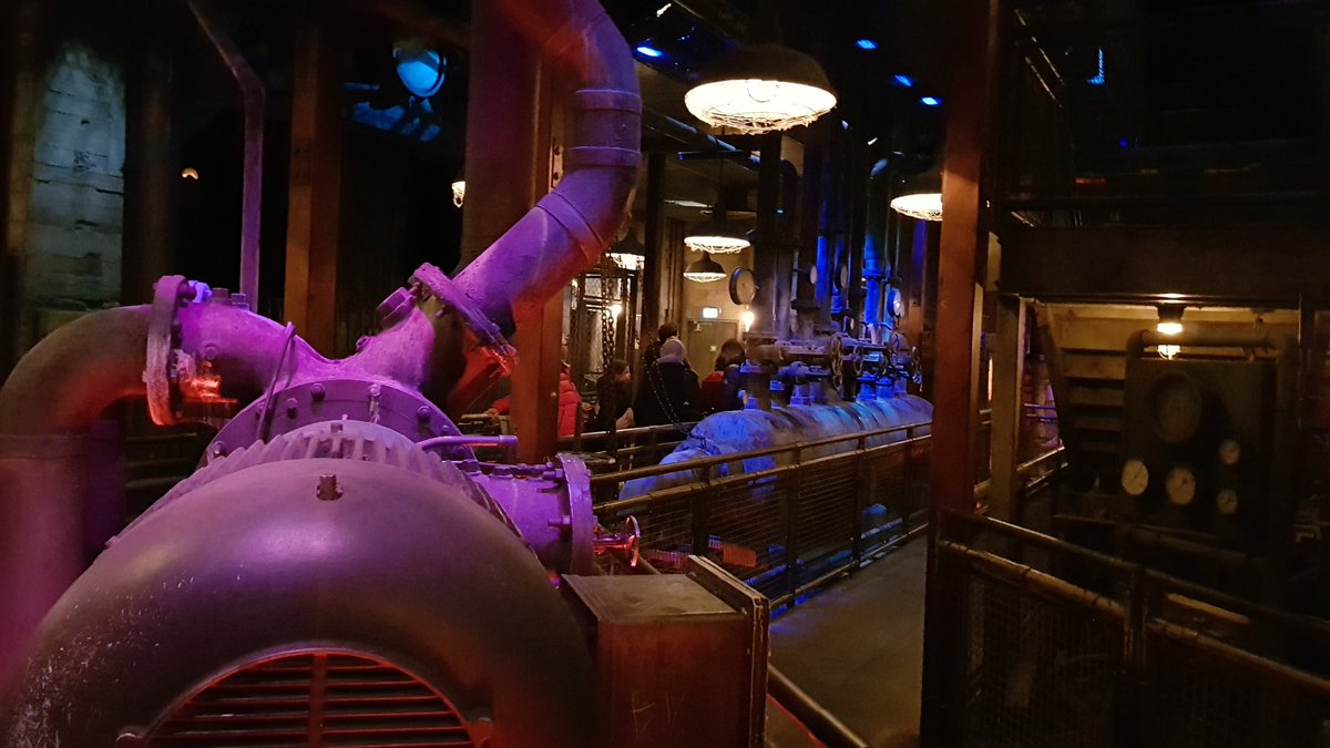 geertvanbuul's tweet photo. Hollywood Tower Hotel

#VeronicaMagazine https://t.co/NofsX0zwE5