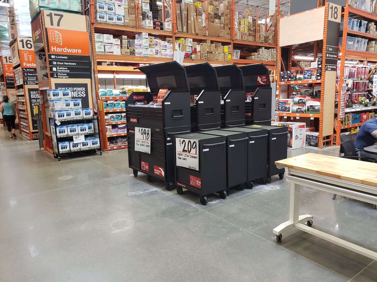 DepotGv's tweet photo. Huntington Beach 6646 is ready to sell tool chests and tables! @Jaime_HD_D25 @HDLMPerez @MattO_HD6646 @AshleyBotts4 @Steven_Mousseau @asm_6646 https://t.co/wosAyAKL0y