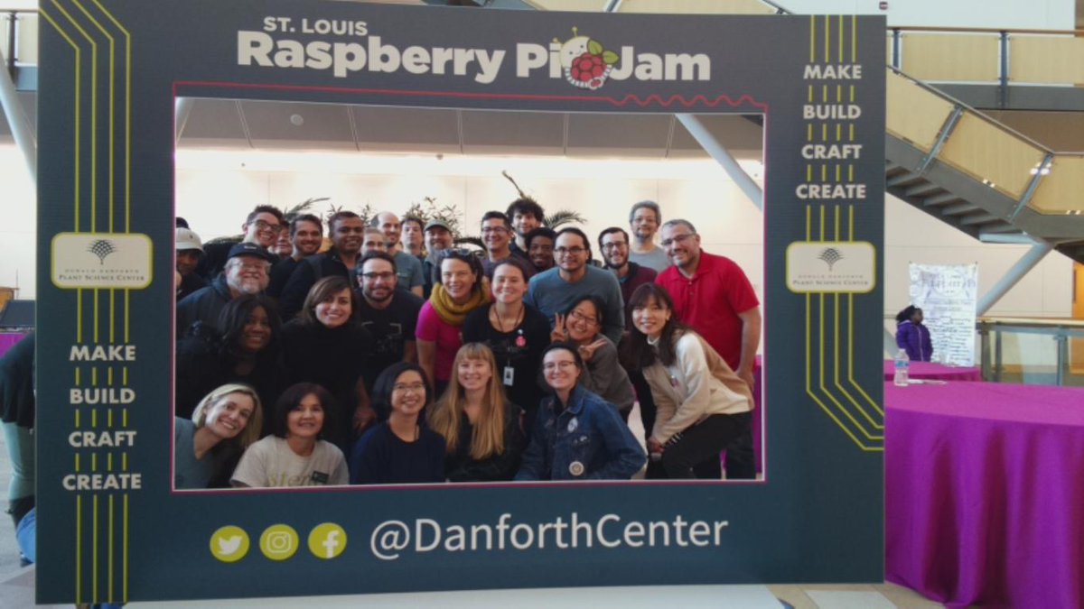 DDPSCmaker's tweet photo. #STLRaspiJam @DanforthCenter https://t.co/jxovqOSUvP