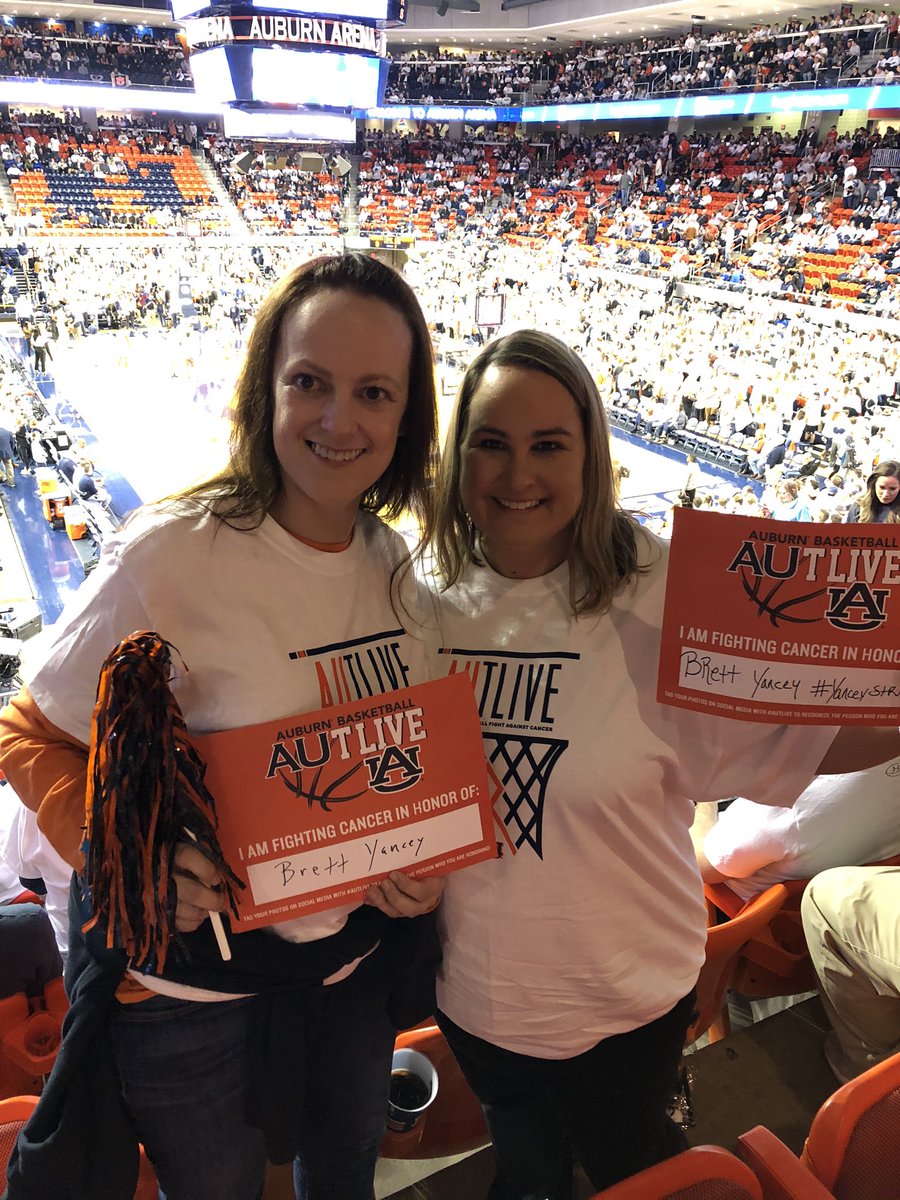 cassiew76's tweet photo. Watching Auburn and Kentucky! Karen and I are #YANCEYSTRONG  #outshootcancer #AUtLiveCancer #wareagle #BeatUK @byancey05 @chrismclarkatc https://t.co/pEWH34p5SM