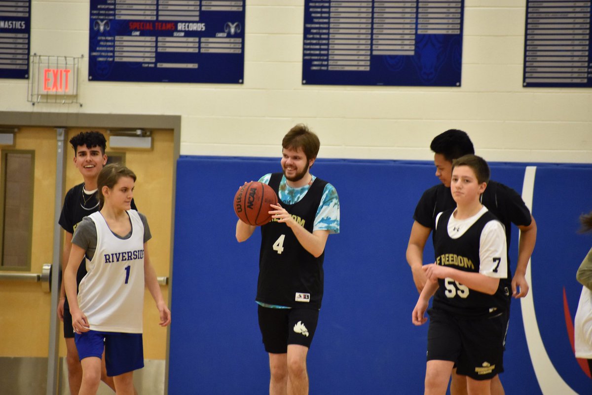 Great Unified basketball game versus Riverside on Friday!! 
📸 by <a href="/itstheavacado/">ava proehl</a>.