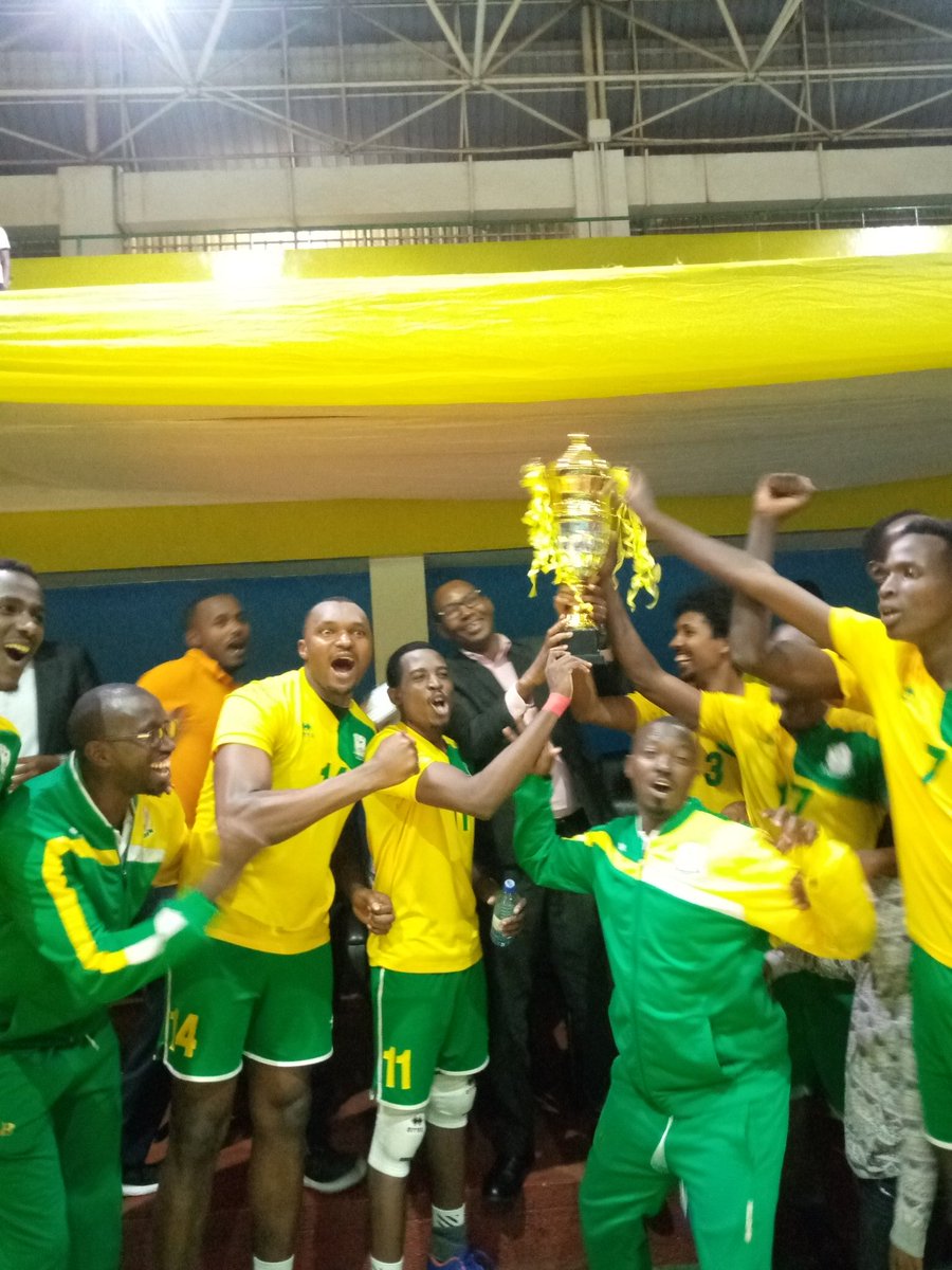 ImikinoRw's tweet image. @utbvc wins third cup by only 90 days!
.
.
@utbvc Yegukanye igikombe cya gatatu mu minsi 90!

Pre-Season Tournament
Gisaka Open
Ubutwari Tournament

Iyi ntare izicwa nande?

#HeroesDay 
#volleyball 
#RwOT 
#Rwanda 
@UTBrwanda @frvbrwanda @kaberacallixte @PKamasa
