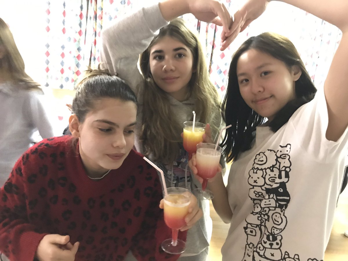 rmsboarders's tweet photo. What a wonderful weekend in RMS boarding - Friday night mocktail making and Saturday afternoon cinema. Fun Fun Fun... #iloveboarding #rmsboarding https://t.co/8uX1l7e8zU